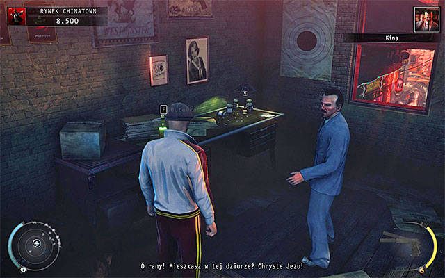 Przebranie dilera narkotykowego możesz pozyskać w dowolny sposób, na przykład atakując tę osobę gdy uda się po narkotyki dla Króla Chinatown czy w jej apartamencie - 2 - Król Chinatown | Wyzwania Hitman Rozgrzeszenie - Hitman Absolution - poradnik do gry
