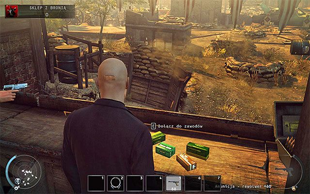 Po dotarciu na miejsce podejdź do Lilly, czyli aktualnej mistrzyni strzelnicy - Wygranie turnieju na strzelnicy (Sklep z bronią) | 8 - Dar Ptaśka - Hitman Absolution - poradnik do gry