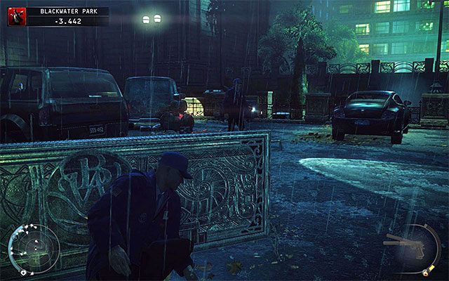 Jeżeli trzymałeś się głównej drogi, to dotrzesz na pokazany na powyższym screenie parking - Eksploracja okolic budynku mieszkalnego (Blackwater Park) | 18 - Blackwater Park - Hitman Absolution - poradnik do gry