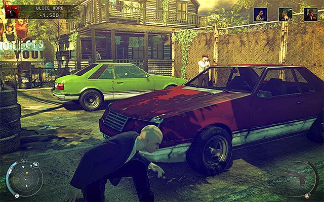 Dobrym pomysłem na odwrócenie uwagi stróżów prawa jest załączenie alarmu samochodowego w jednym z zaparkowanych w pobliżu pojazdów - Zamordowanie Gavina LeBlonda (Ulice Hope) | 9 - Ogolić Lennyego - Hitman Absolution - poradnik do gry