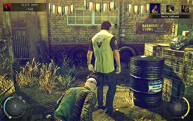 Po znalezieniu się na terenie złomowiska musisz zastanowić się w jaki sposób chcesz pozbyć się Gavina LeBlonda - Zamordowanie Gavina LeBlonda (Ulice Hope) | 9 - Ogolić Lennyego - Hitman Absolution - poradnik do gry