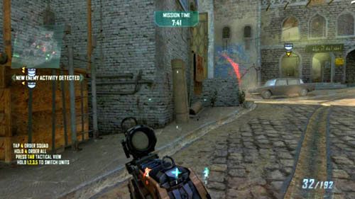 Przy ścianie budynku po lewej powinieneś dojrzeć wiszący dywan (obrazek powyżej) - 05 - Second Chance | Strike Force - Wyzwania | Call of Duty Black Ops II - Call of Duty: Black Ops II - poradnik do gry