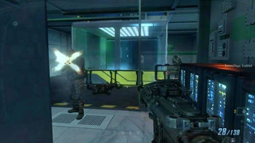 Dalsza droga prowadzi w lewo, ale możesz tu wybrać, czy pójdziesz dołem, czy górą - 02 - Celerium | Misje - Opis przejścia | Call of Duty Black Ops II - Call of Duty: Black Ops II - poradnik do gry