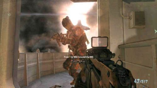 Wejdź po schodach z prawej i poczekaj, aż drzwi na ich szczycie się otworzą - 09 - Odysseus | Misje - Opis przejścia | Call of Duty Black Ops II - Call of Duty: Black Ops II - poradnik do gry