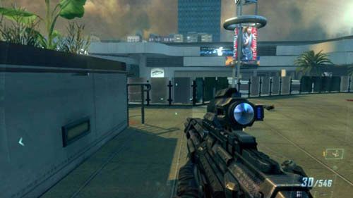 Chowaj się za reklamami i przy ścianach, powoli posuwaj do przodu, aż w końcu wyjdziesz na taras - 10 - Cordis Die | Misje - Opis przejścia | Call of Duty Black Ops II - Call of Duty: Black Ops II - poradnik do gry