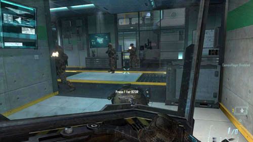 Kiedy zdobędziesz Celerium, z kolejnymi przeciwnikami aż do końca misji walcz tylko za pomocą tarczy (obrazek powyżej) - 02 - Celerium | Misje - Wyzwania | Call of Duty Black Ops II - Call of Duty: Black Ops II - poradnik do gry