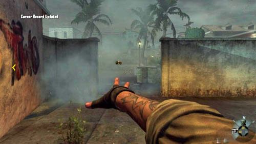 Druga okazja, mniej pewna, będzie po dotarciu do bramy w murze otaczającym park-dziedziniec przed kościołem po lewej (tuż po lewej będzie wejście do domu z drugim materiałem wywiadowczym) - 07 - Suffer with Me | Misje - Wyzwania | Call of Duty Black Ops II - Call of Duty: Black Ops II - poradnik do gry