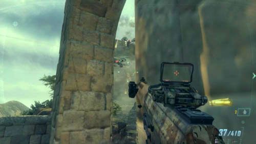 Najwięcej będzie ich przy budynku obok mostu (pierwszy obrazek powyżej), kilka będzie też przy bramie cytadeli (drugi obrazek powyżej) - 08 - Achilles Veil | Misje - Wyzwania | Call of Duty Black Ops II - Call of Duty: Black Ops II - poradnik do gry