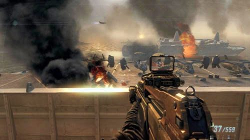 Kiedy rozdzielisz się z Salazarem i wyjdziesz na zewnątrz, oczyść korytarz po prawej - 09 - Odysseus | Misje - Wyzwania | Call of Duty Black Ops II - Call of Duty: Black Ops II - poradnik do gry