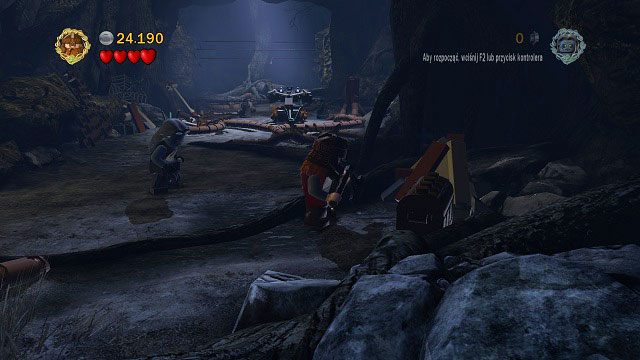 W tej samej lokacji co minizestaw numer 5; musimy udać się w prawy-dolny róg pomieszczenia i zniszczyć znajdującą się tam skrzynię - Tropem Hobbitów | Znajdźki | LEGO The Lord of the Rings - LEGO The Lord of the Rings: Władca Pierścieni - poradnik do gry