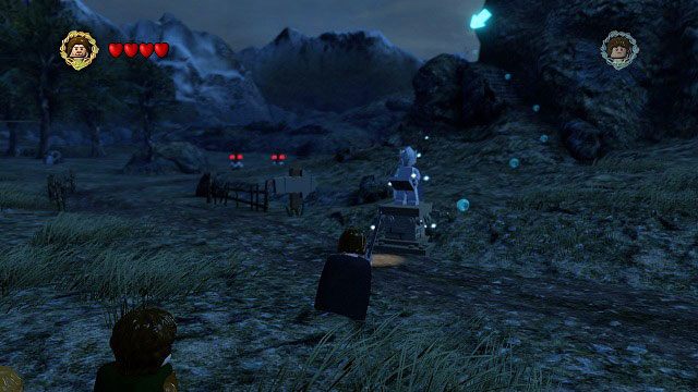 Po drodze miniemy bagna, zaś tuz przy celu naszej wędrówki znajdziemy kolejny posąg podróżnych - Bree (Śródziemie) | Opis przejścia - Akt I | LEGO The Lord of the Rings - LEGO The Lord of the Rings: Władca Pierścieni - poradnik do gry