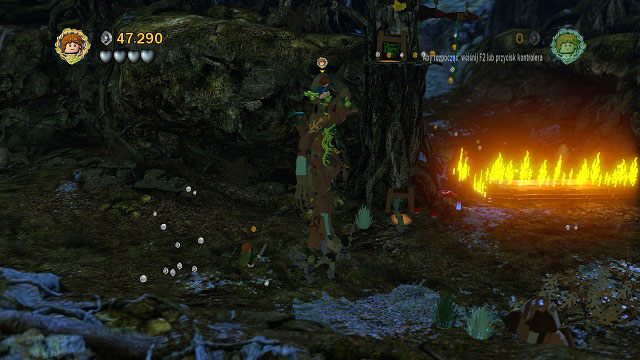 Jako, że Enty boją się ognia będziemy musieli skorzystać z pomocy Hobbita - Tropem Hobbitów | Opis przejścia - Akt II | LEGO The Lord of the Rings - LEGO The Lord of the Rings: Władca Pierścieni - poradnik do gry