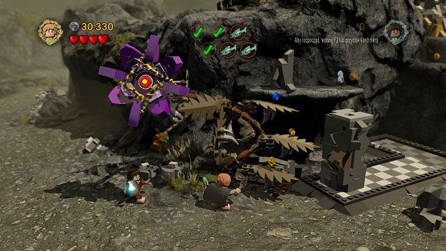 Aby dostać się dalej, Sam będzie musiał zasadzić roślinkę a następnie przepchnąć kolumnę tak, aby możliwe było wykorzystanie jej jako podestu - Obłaskawienie Golluma | Opis przejścia - Akt II | LEGO The Lord of the Rings - LEGO The Lord of the Rings: Władca Pierścieni - poradnik do gry