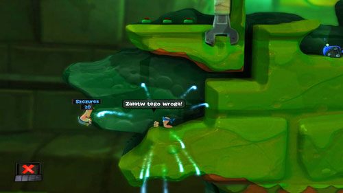 Pokonując tor przeszkód dzięki Zwiadowcy (jest bardzo szybki, skacze na dalsze odległości, wykonuje wyższe salta w powietrzu, wytrzymuje upadki z większych wysokości, posiada więcej paliwa w Plecaku odrzutowym niż reszta - Robale | Kanał ściekowy (Kampania) | Worms Revolution - Worms: Revolution - poradnik do gry