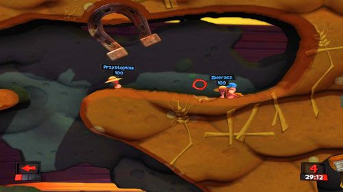 Drugą turę wykonujemy Strażnikiem - Zbierz plony | Podwórko (Kampania) | Worms Revolution - Worms: Revolution - poradnik do gry