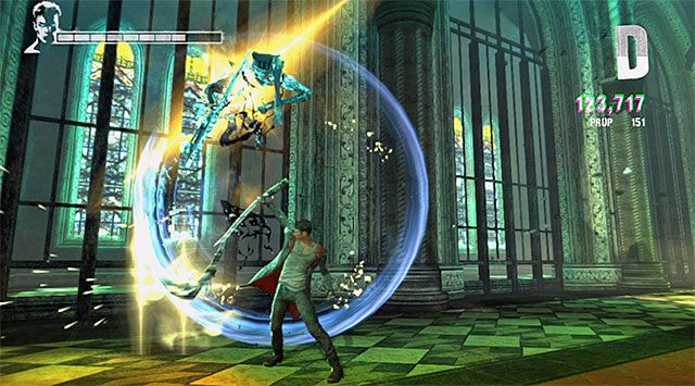 Druga część bitwy to starcie z mroźnymi rycerzami i analogicznie do wcześniejszego tego typu spotkania musisz pamiętać o korzystaniu z anielskiej kosy do zadawania przeciwnikom obrażeń - Wydostanie się z katedry | 4 - Under Watch (Pod obserwacją) | DMC Devil May Cry - DMC: Devil May Cry - poradnik do gry