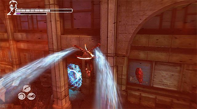 To drugi obszar z sekretami i na początek dobrze byłoby dolecieć z pomocą anielskiego przyśpieszenia na pokazaną na powyższym screenie niewielką prawą platformę - Przeprawa przez miasto | 15 - The Trade (Wymiana) | DMC Devil May Cry - DMC: Devil May Cry - poradnik do gry