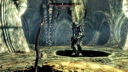Kiedy bestia padnie (ubiłeś takich mnóstwo - z pewnością sobie poradziłeś), skieruj się do przycisku na lewo od drzwi wyjściowych - Reach Miraaks Temple [Dotrzyj do Świątyni Miraaka] | Na szczycie krainy Apocrypha - The Elder Scrolls V: Skyrim - Dragonborn - poradnik do gry