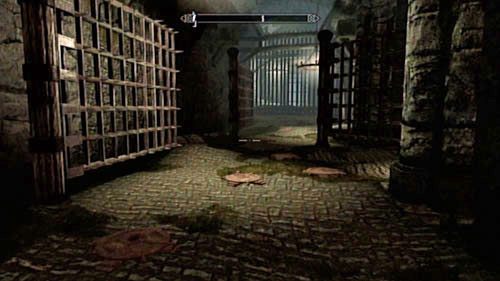 W sali znajduje się trzech przeciwników - dwóch zabójców z Morag Tong oraz Vendil Severin - Served Cold [Podane na zimno] | Wątki poboczne - Raven Rock - The Elder Scrolls V: Skyrim - Dragonborn - poradnik do gry