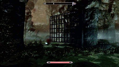 W następnej jaskini spotkasz trzech Draugrów - dwóch uśpionych i jednego, który patroluje okolicę - The Final Descent [Ostateczne zejście] | Wątki poboczne - Raven Rock - The Elder Scrolls V: Skyrim - Dragonborn - poradnik do gry