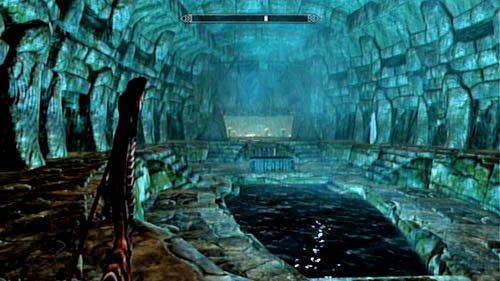Gdy wejdziesz do sali z grobowcem, stąpaj ostrożnie - podłoga została wyłożona płytami naciskowymi, które uruchamiają miotacze ognia - Lost Legacy [Zaginione dziedzictwo] | Wątki poboczne - Wioska Skaalów - The Elder Scrolls V: Skyrim - Dragonborn - poradnik do gry