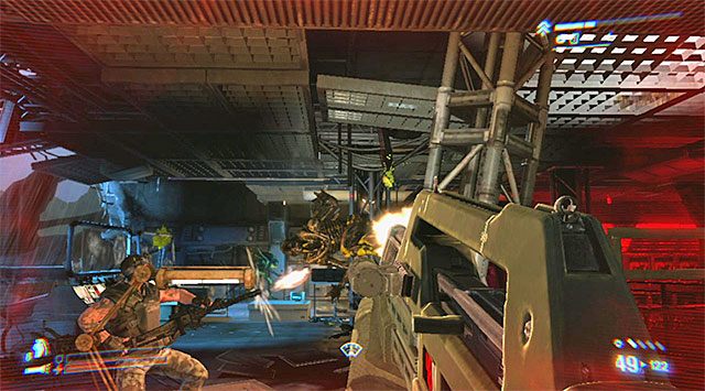 Proponuję ustawić się teraz niedaleko konsoli, przy której pracuje Bishop, dzięki czemu od potworów będzie oddzielało Cię wąskie przejście - Rozstaw wieżyczkę strażniczą, by bronić bazy wypadowej | Misja 4 - Pogrzebane nadzieje Hadleys Hope - Aliens: Colonial Marines - poradnik do gry