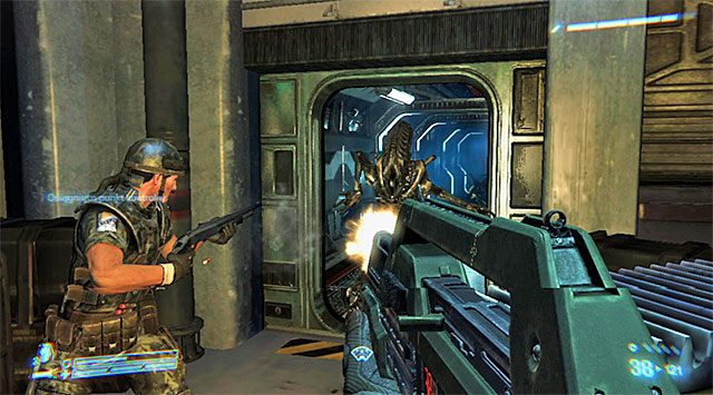 Odwróć się i zlikwiduj pojedynczego obcego, który spróbuje otworzyć ponownie drzwi - Wycofaj się na Sephorę | Misja 1 - SOS | Aliens Colonial Marines - Aliens: Colonial Marines - poradnik do gry