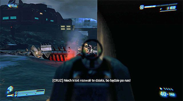 Zanim zajmiesz się zniszczeniem pierwszego działa AA dobrze byłoby oczyścić trochę okolicę - Zniszcz działa przeciwlotnicze (1 z 3) | Misja 10 - Wrak odzyskany - Aliens: Colonial Marines - poradnik do gry