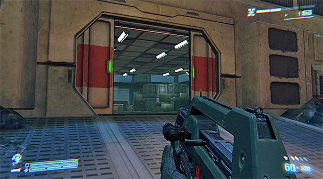 Zacznij od zbadania placu ze zniszczonym pojazdem opancerzonym, szczególnie że wspomniany wcześniej przeciwnik z wyrzutnią powinien pozostawić po sobie kompletny pancerz - Dotrzyj do modułu zasilania i wyłącz go (2) | Misja 7 - Jeden pocisk - Aliens: Colonial Marines - poradnik do gry