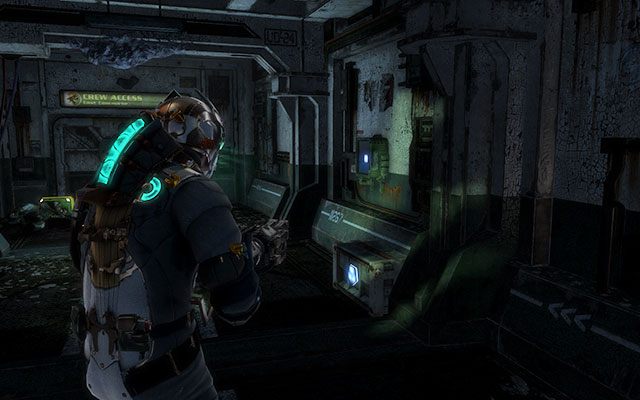 Po wyjściu z sali kinowej znajdziesz się w długim korytarzu - na jego końcu, w szafce na ścianie po prawej stronie znajdziesz ulepszenie - Rozdział 3 | Sekrety | Dead Space 3 - Dead Space 3 - poradnik do gry