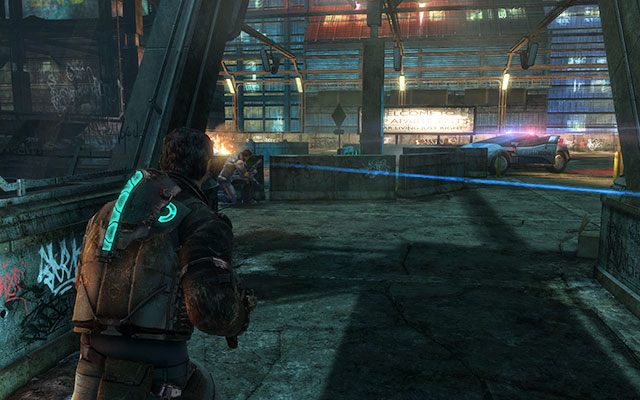 Opuść pokój i udaj się w lewo, zejdź po schodkach i przejdź przez czerwone wrota - Escape the Lunar Colony | 1 - Prolog / Rude Awakening | Dead Space 3 - Dead Space 3 - poradnik do gry