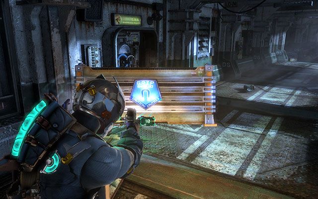 Opróżnij wszystkie szafki w korytarzu i przejdź na jego koniec - Reach the command saucer | 3 - The Lost Flotilla | Dead Space 3 - Dead Space 3 - poradnik do gry