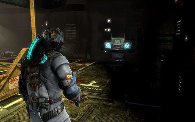 Czyszcząc magazyn ze skrzyń kieruj się dalej jedyną możliwą drogą, pozbywając się napotkanych Nekromorfów - Locate the tram station | 5 - Expect Delays | Dead Space 3 - Dead Space 3 - poradnik do gry