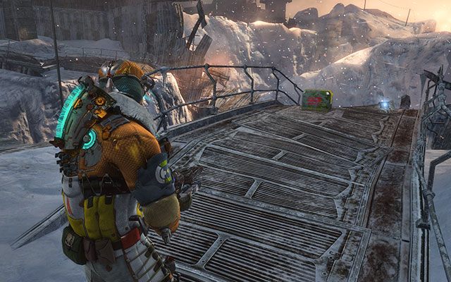 Znajdziesz się w ogromnym, acz doszczętnie zniszczonym, magazynie - Collect the Probe components | 10, 11 - Now We Know / Signal Hunting - Dead Space 3 - poradnik do gry