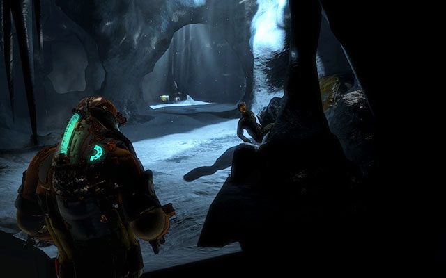 W jaskini znajdziesz sporą liczbę skrzyń - pamiętaj więc, by zbierać zaopatrzenie - Find a route to the Research Facility | 12, 13 - Autopsy / Reach for the Sky - Dead Space 3 - poradnik do gry