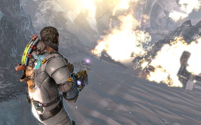 Po upadku z klifu obejdź płonące części wahadłowca po prawej, powinieneś zauważyć obwód scalony - Rozdział 8 | Sekrety | Dead Space 3 - Dead Space 3 - poradnik do gry