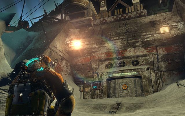 Idź cały czas przed siebie przechodząc obok zniszczonego pojazdu, aż trafisz do wejścia do placówki - Find a way into the facility | 14 - Everything Has Its Place | Dead Space 3 - Dead Space 3 - poradnik do gry