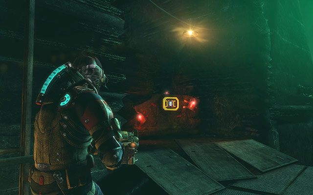 Chwyć je przy pomocy kinezy i zabierz w dalsza podróż, aż natrafisz na zablokowaną ścianę wraz ze slotem na moduł zasilający - Retrieve the Codex from Danik | 16, 17 - What Lies Below / A Strange City - Dead Space 3 - poradnik do gry