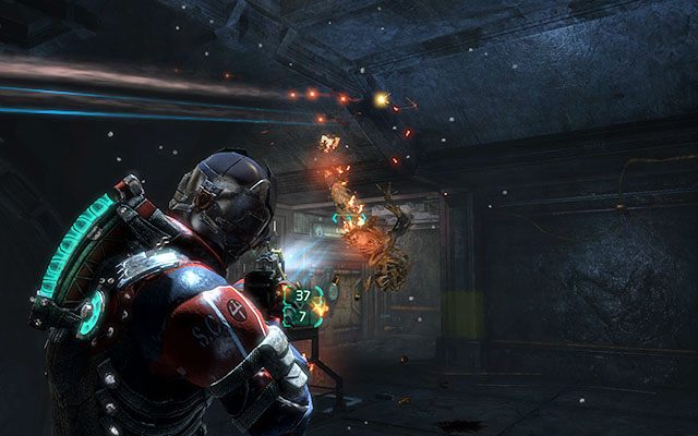 Podczas przechodzenia przez most zaskoczy was niewielka horda Nekromorfów, najlepiej jest stanąć na środku mostku i skierować wzrok w przeciwnych kierunkach, dzięki czemu każda z osób zajmie się jedną stroną - Archeology - Investigate the warehouses secrets | Zadania kooperacyjne - Dead Space 3 - poradnik do gry