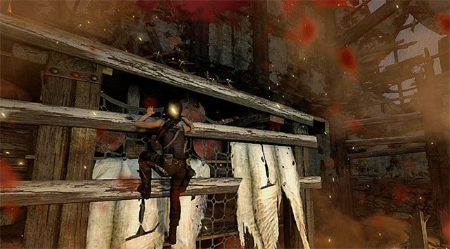 Jako że jeden z przeciwników doprowadził do podpalenia wieży musisz szybko działać - Ucieknij z bazy Solarii | 17 - Prosto w ogień | Solucja Tomb Raider - Tomb Raider - poradnik do gry