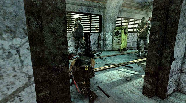 Zeskocz na dół, docierając do pomieszczenia z obozowiskiem (Research Lab) - Odkryj pradawny grobowiec | 23 - Łowca burz | Solucja Tomb Raider - Tomb Raider - poradnik do gry