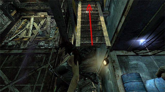 Wybierz się teraz na najwyższe czwarte piętro (wykonaj skok w miejscu ze zniszczonym fragmentem klatki schodowej) i przywołaj na nie windę - Odkryj pradawny grobowiec | 23 - Łowca burz | Solucja Tomb Raider - Tomb Raider - poradnik do gry