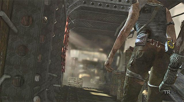 Możesz już wejść na pokład śmigłowca, doprowadzając do wyświetlenia kilku scenek przerywnikowych - Zbadaj śmigłowiec ratunkowy w poszukiwaniu zapasów medycznych | 13 - Otwarte rany - Tomb Raider - poradnik do gry