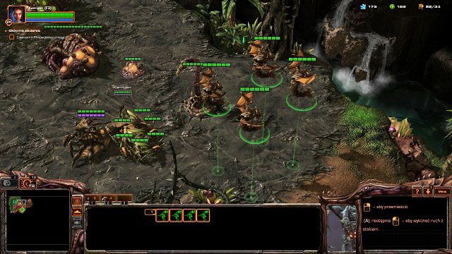 Misję rozpoczynamy standardowo - od rozbudowania naszego zaplecza: powijmy jak najwięcej robotnic oraz wyślijmy część z nich do zbierania wespanu - Przebudzenie Przedwiecznego | Kampania - Zerus | StarCraft II Heart of the Swarm - StarCraft II: Heart of the Swarm - poradnik do gry