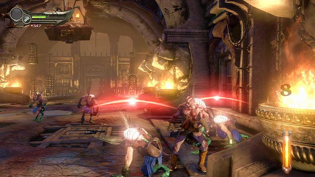 Goniąc tunelem za Furią obejrzysz krótki przerywnik i staniesz do walki z więźniami kierowanymi przez pasożyty - Pogoń za Furią w God of War Wstąpienie - God of War: Ascension - poradnik do gry