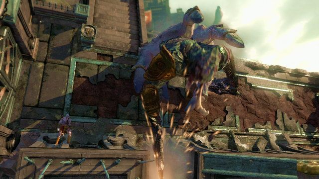 Jeżeli boss namierzy cię w zagłębieniu to ustawi się tuż nad nim i wbije weń swój szpon - Walka z ręką Hekatonchejrona | God of War Wstąpienie - God of War: Ascension - poradnik do gry