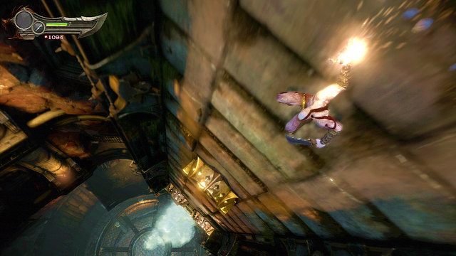 Gdy pokonasz potwora rozpoczniesz zjeżdżanie po ścianach - Walka z ręką Hekatonchejrona | God of War Wstąpienie - God of War: Ascension - poradnik do gry