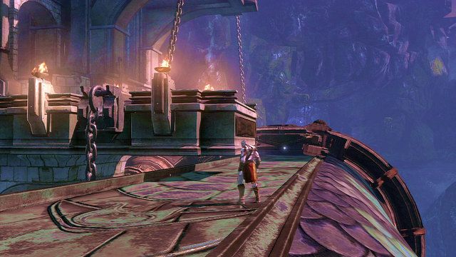 Posuwając się dalej zeskocz na olbrzymiego węża (pomost z łusek) i zniszcz metalowy pas go oplatający - 6 - Zbiornik | Opis przejścia | God of War Wstąpienie - God of War: Ascension - poradnik do gry