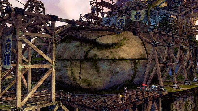 Udając się po krawędzi w prawo trafisz na Wpis w notatniku Archimedesa oraz czerwoną i białą skrzynię - Droga do posągu | God of War Wstąpienie - God of War: Ascension - poradnik do gry