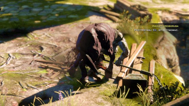 Centaury oprócz standardowych ataków będą często szarżowały, unikniesz nabicia na włócznie wykonując unik lub wciskając przycisk pojawiający się na ekranie - Centaury i noga Apollona | God of War Wstąpienie - God of War: Ascension - poradnik do gry